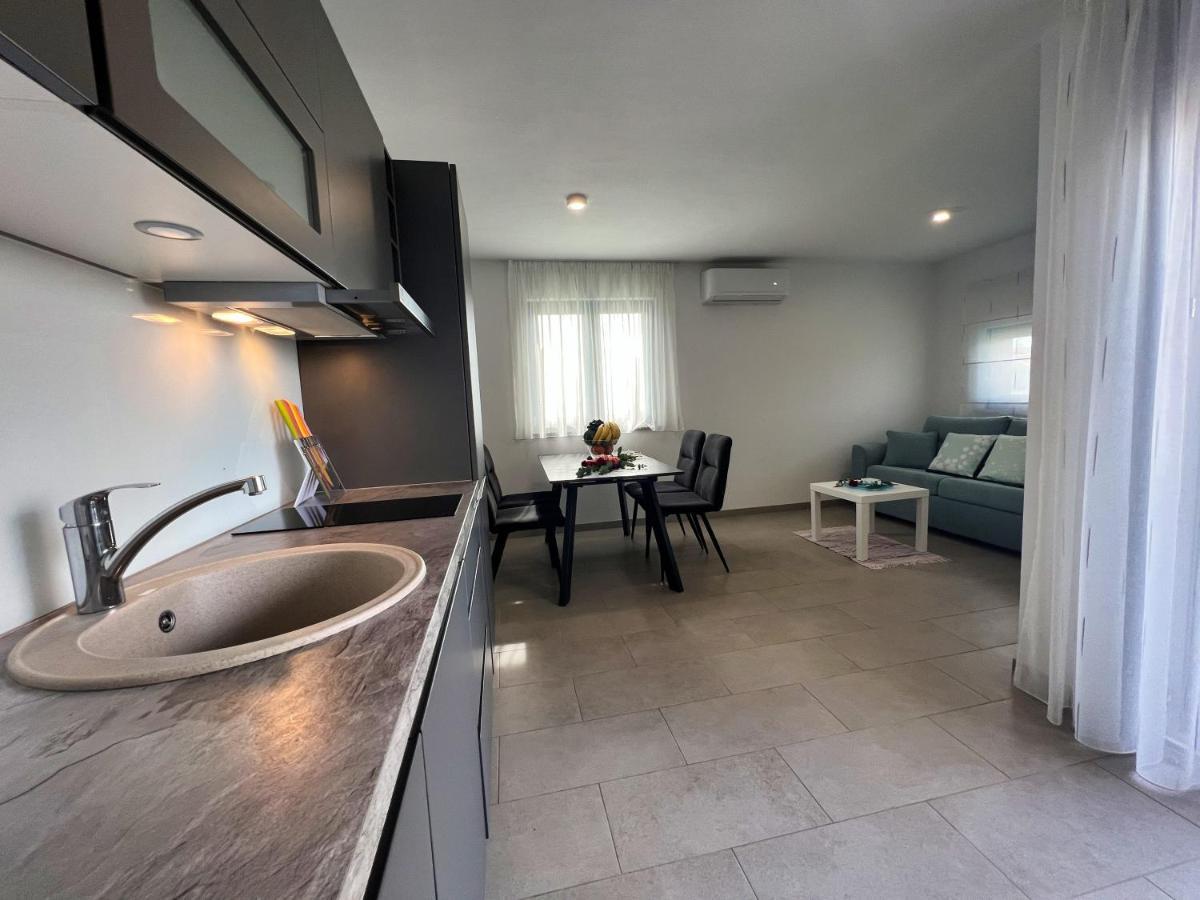 Apartments Dream House Zaton Затон Екстериор снимка